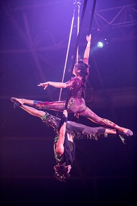 Paul Weisman and Maika Isogawa in "Neverland". Photo by Dan Norman.